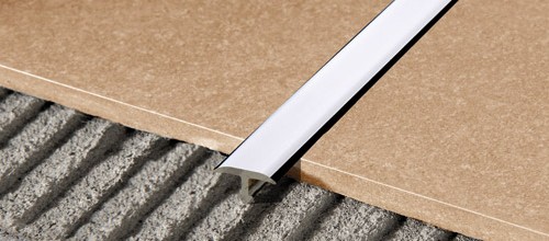 Profilé cache-joint Procover 1045 en aluminium poli argent 4.5 mm