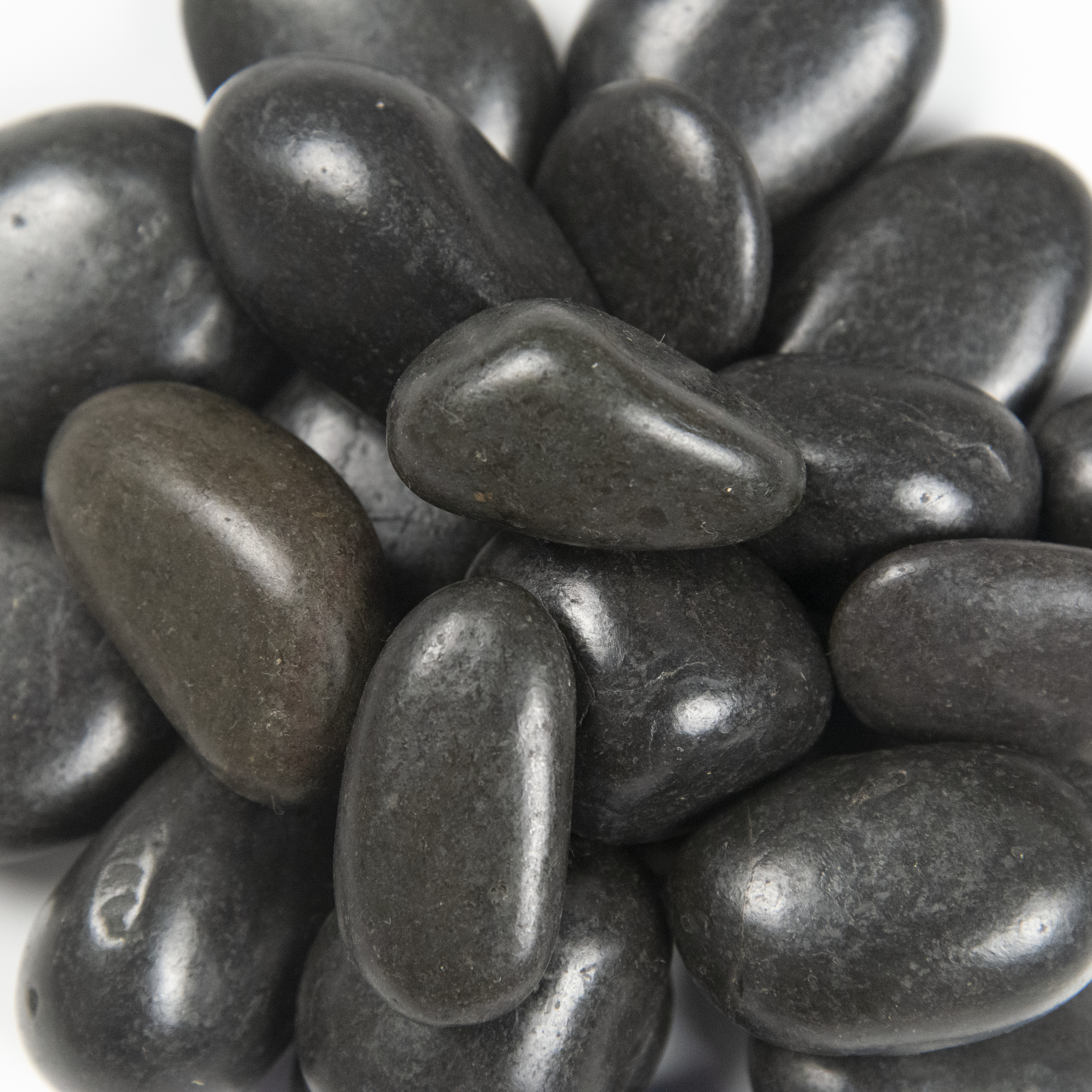 Medium River Stones Piedra Pebbles Black Polished 40 lb