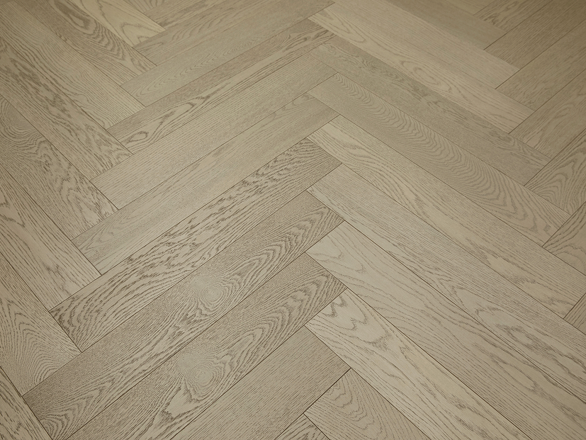 Engineered Hardwood American White Oak Herringbone Sky Character 5" - 3/4" (18.19 sqft)