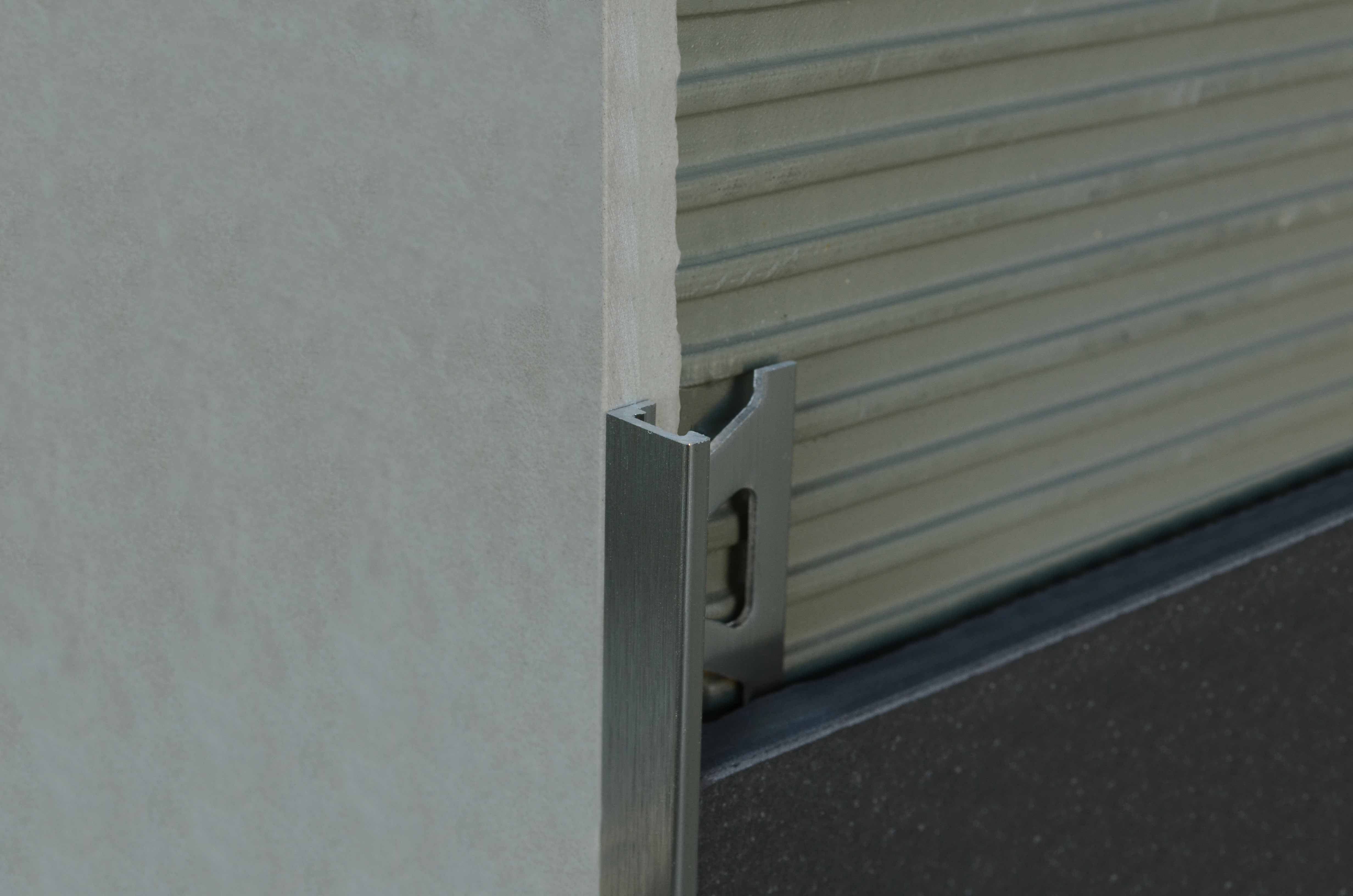 Bordure de tuile 10 Kerajolly Aluminium Poli brillant Brossé 3/8" (10 mm) x 106-5/16"