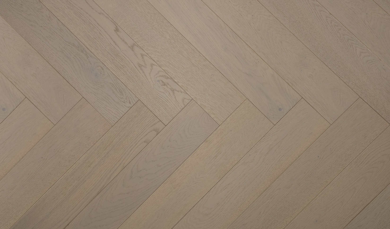 Engineered Hardwood Herringbone Tundra 5" - 3/4"